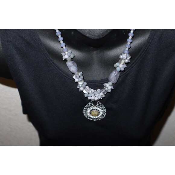 Unbranded Jewelry - Necklace Gray Purple Faceted Beads Cluster Silver Tone Filigree Pendant 19" Boho